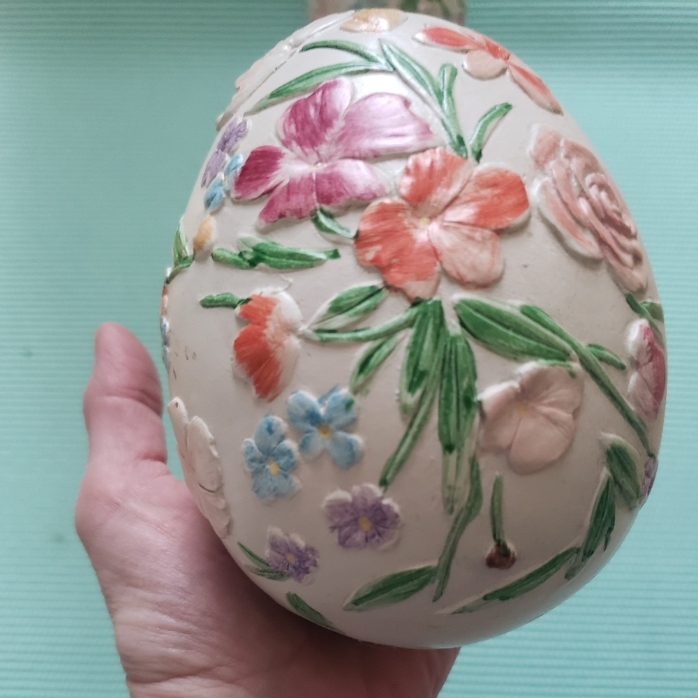 2 Large decorative ceramic Easter eggs figurines 5.5"